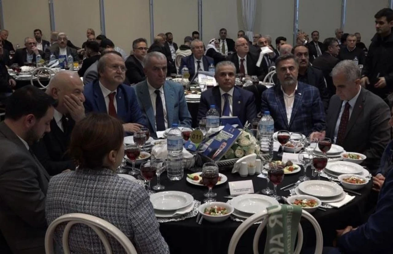 Cumhurbaşkanı Yardımcısı Yılmaz: Şöhreti için kullananlar gerçek belediyecilik yapamaz - 2. Resim