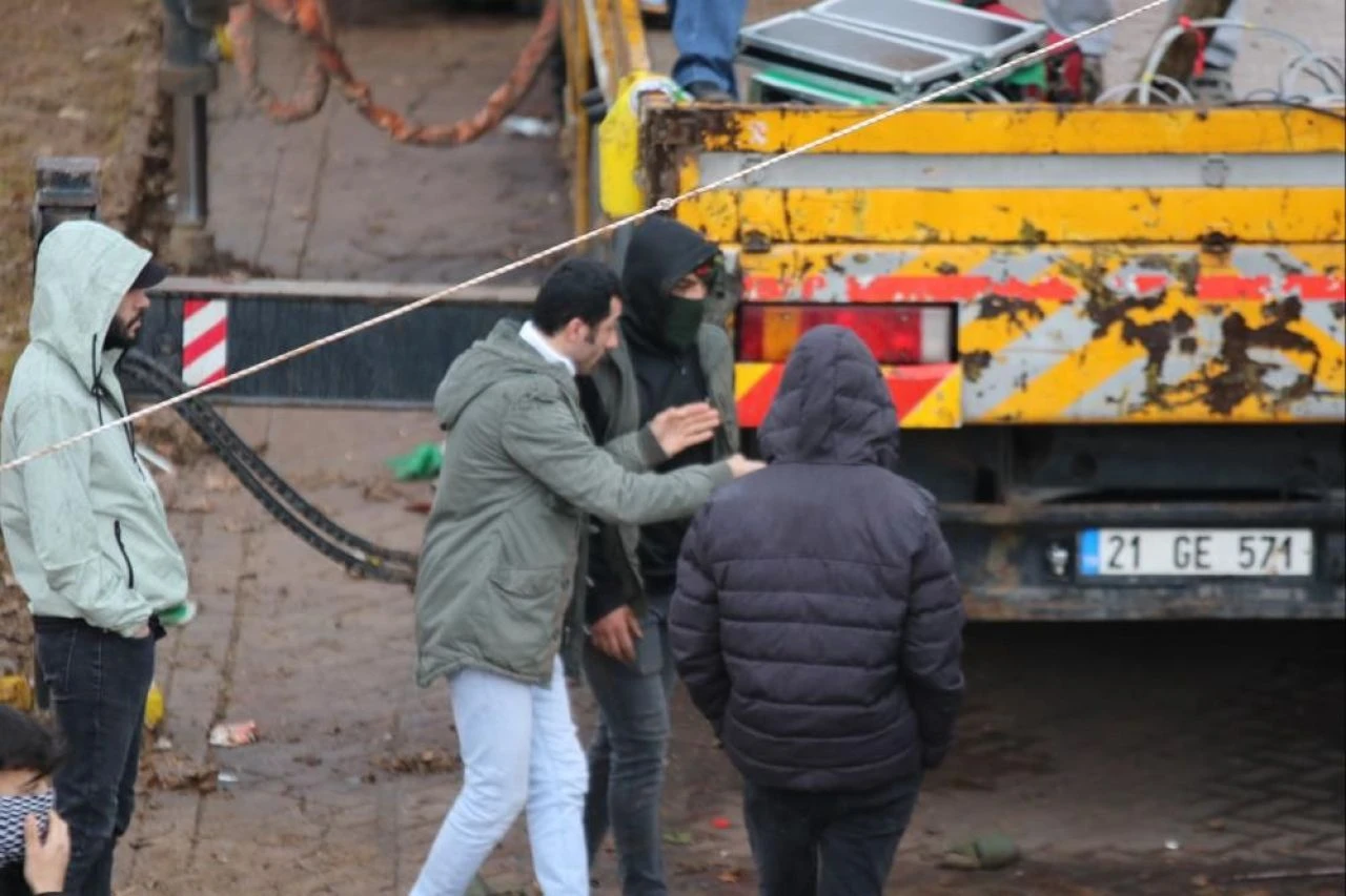 Diyarbakır'da ortalık karıştı: 166 kişi gözaltına alındı - 2. Resim