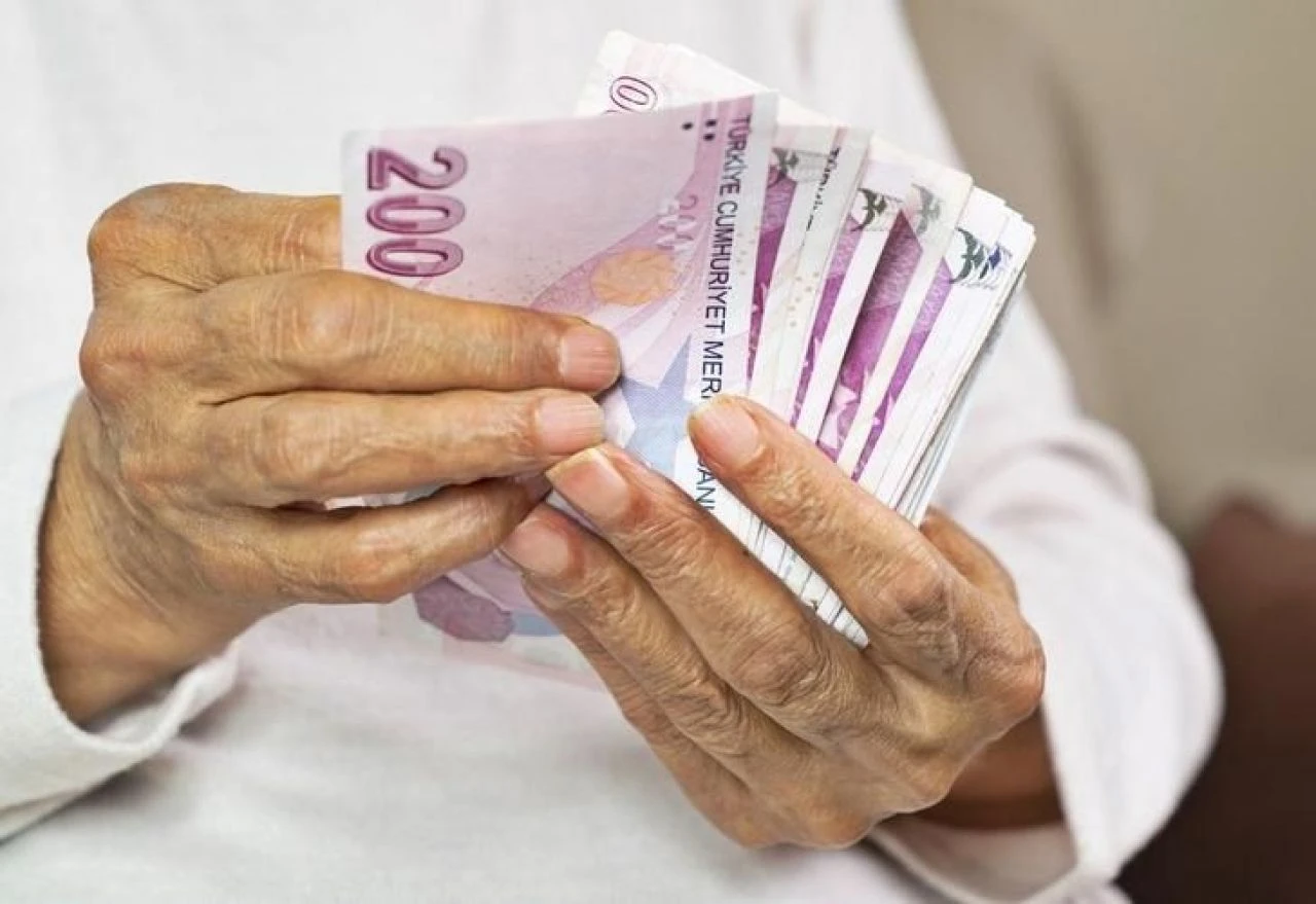 Emeklilik sistemi silbaştan yenileniyor! Kök aylık değişikliği ve yaşa göre maaş geliyor - 2. Resim