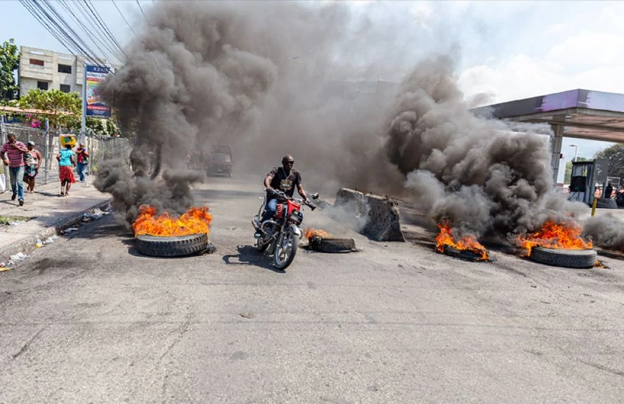 Haiti'de çeteler başkenti ele geçirdi! Merkez bankasına saldırı