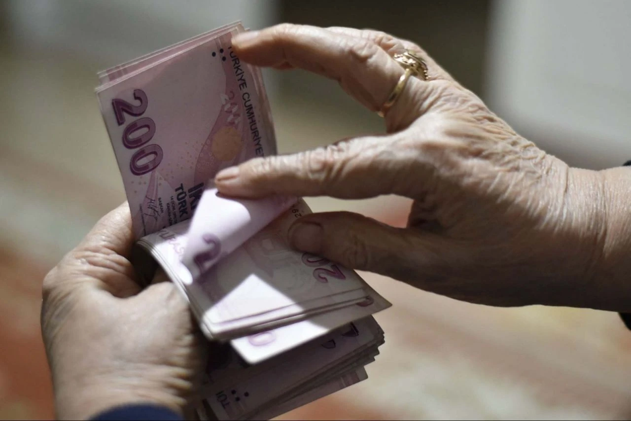 Kamu bankalarının promosyon artışı yarışı kızıştırdı! En yüksek emekli ödemesini hangi banka yapıyor?