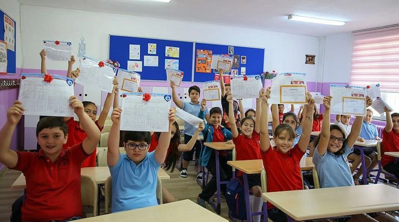 MEB'den dikkat çeken karne kararı! İlk kez dağıtılacak... - 2. Resim
