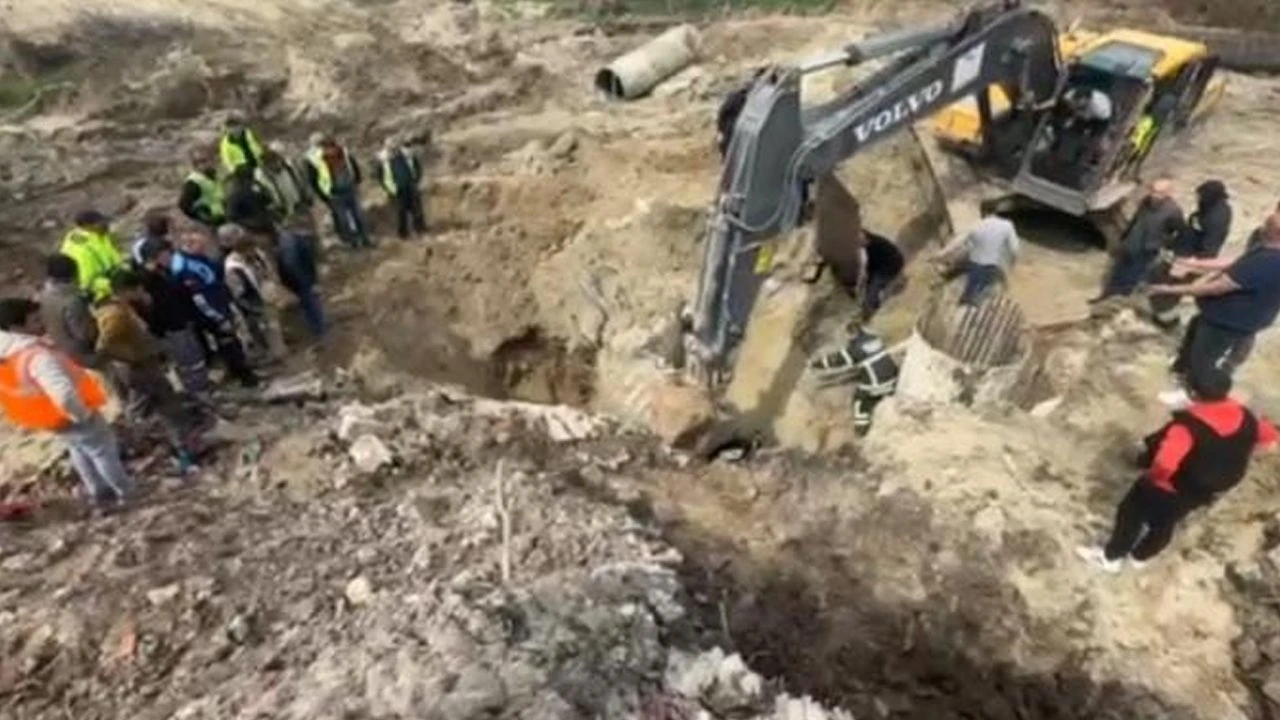 Son dakika! Hızlı tren hattı çalışmasında göçük: Toprak altında kalan işçiler kurtarıldı - 1. Resim