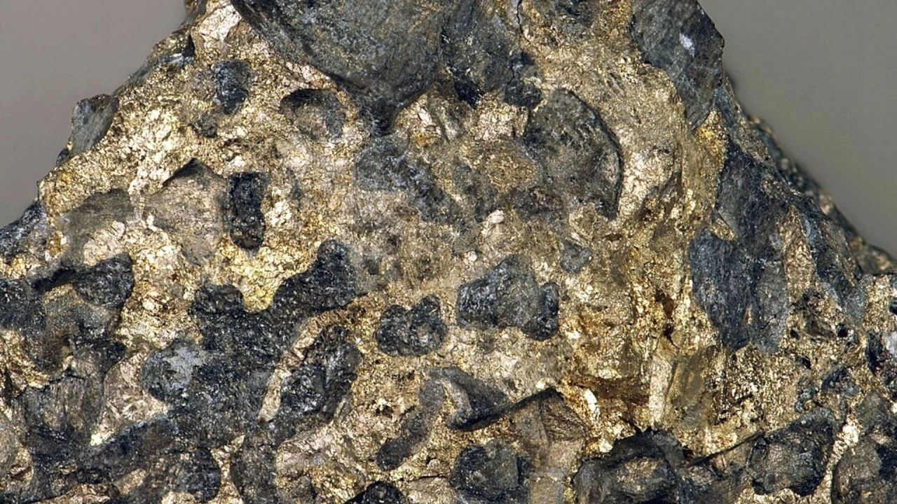 Altın ve elması unutun! Dünyanın en değerli madeninin fiyatı dudak uçuklattı