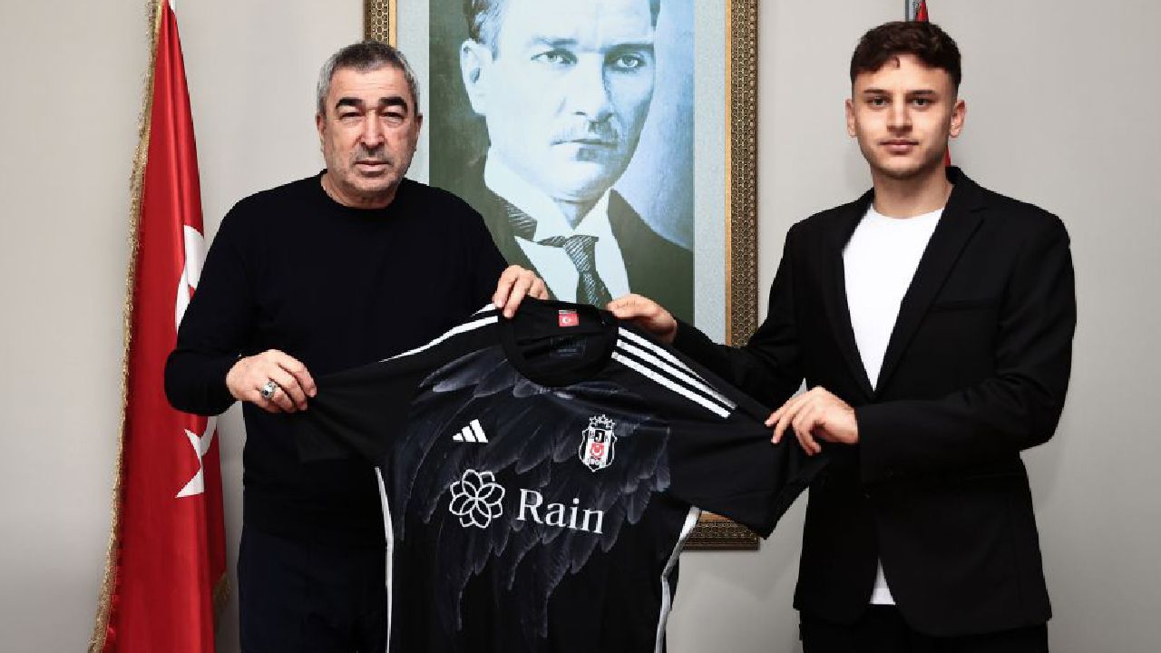 Beşiktaş genç futbolcusuyla profesyonel sözleşme imzaladı