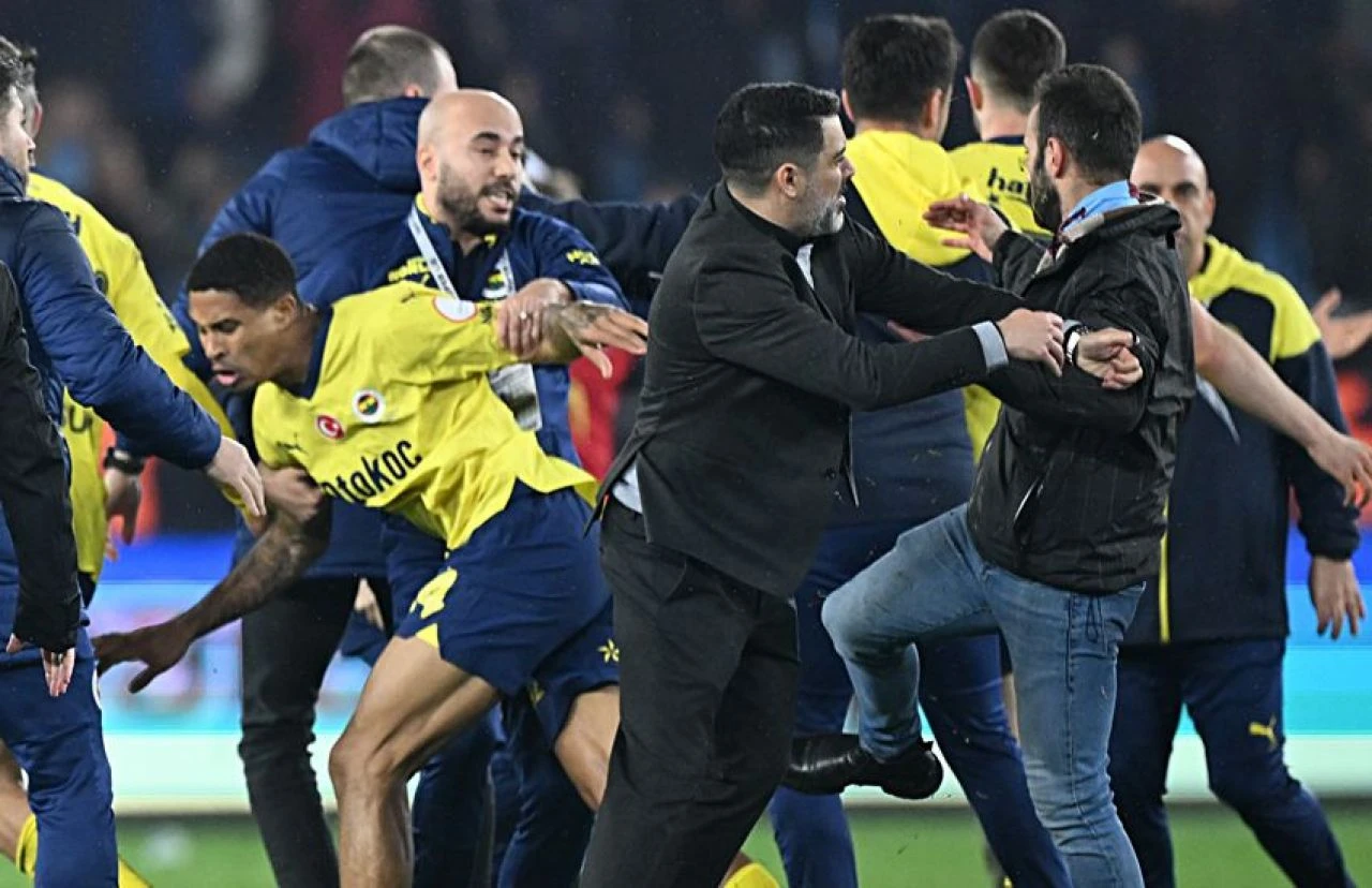'Fenerbahçe'nin 4 yıldızı PFDK'ya sevk edilecek' iddiası! - 2. Resim