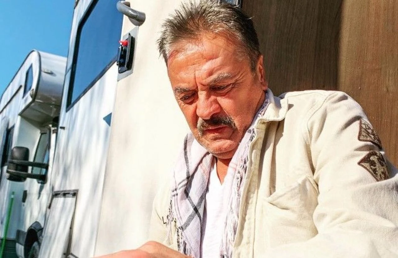 Oyuncu Mesut Akusta'nın hayatı ve biyogrsfisi