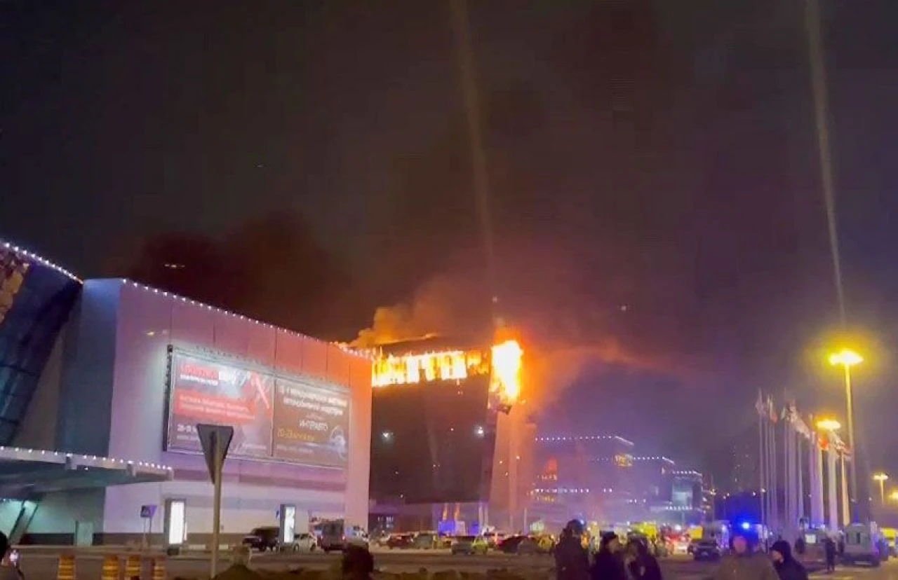 Son dakika! Moskova'da konsere silahlı saldırı: Çok sayıda ölü ve yaralı var! - 3. Resim