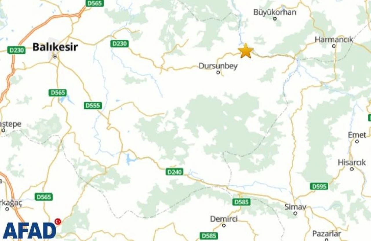 Balıkesir'de deprem! Beşik gibi sallanıyor...