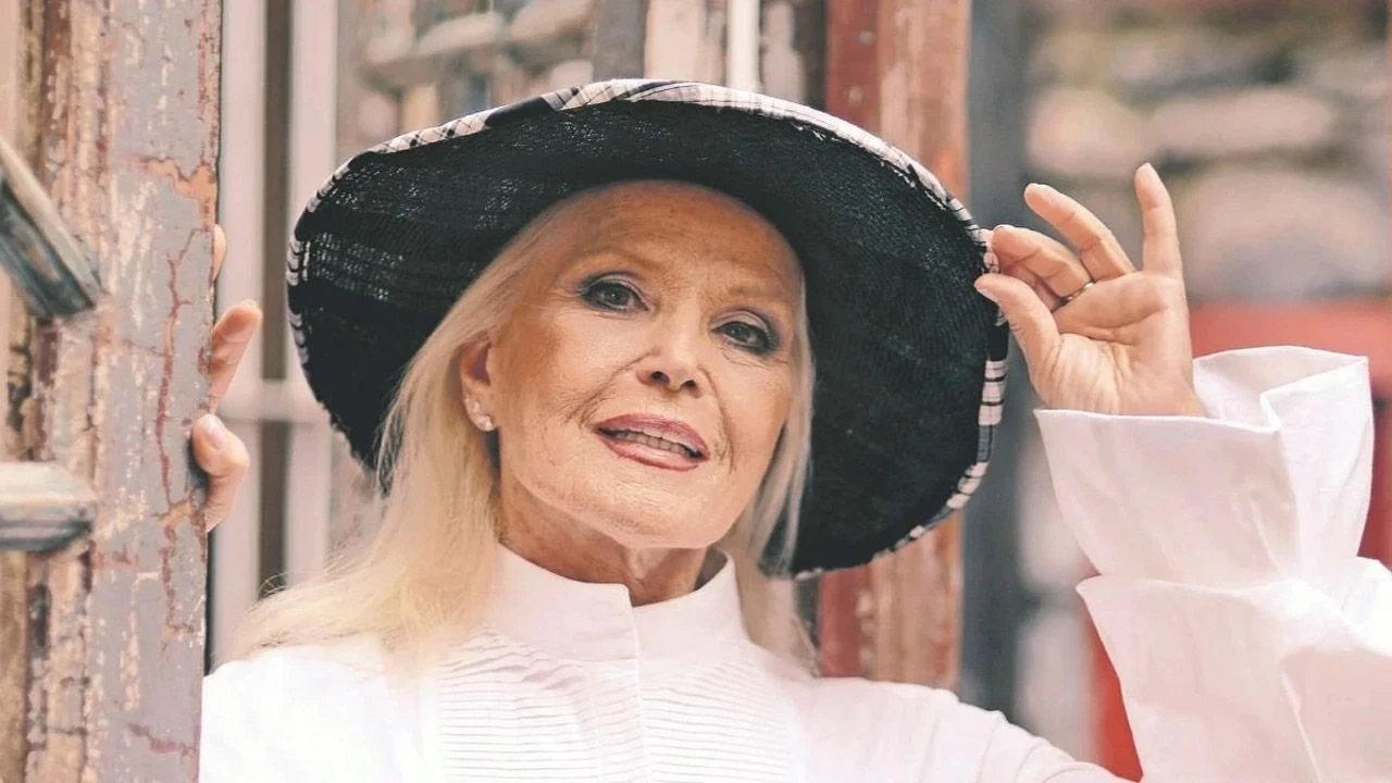 Sanatçı Gönül Yazar hastaneye kaldırıldı - 3. Resim