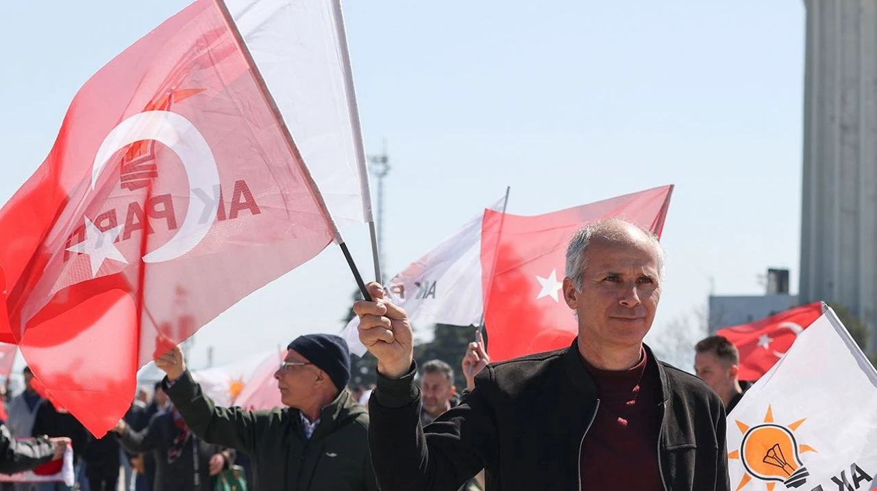 Binlerce kişi AK Parti Büyük İstanbul Mitingi'ne akın etti