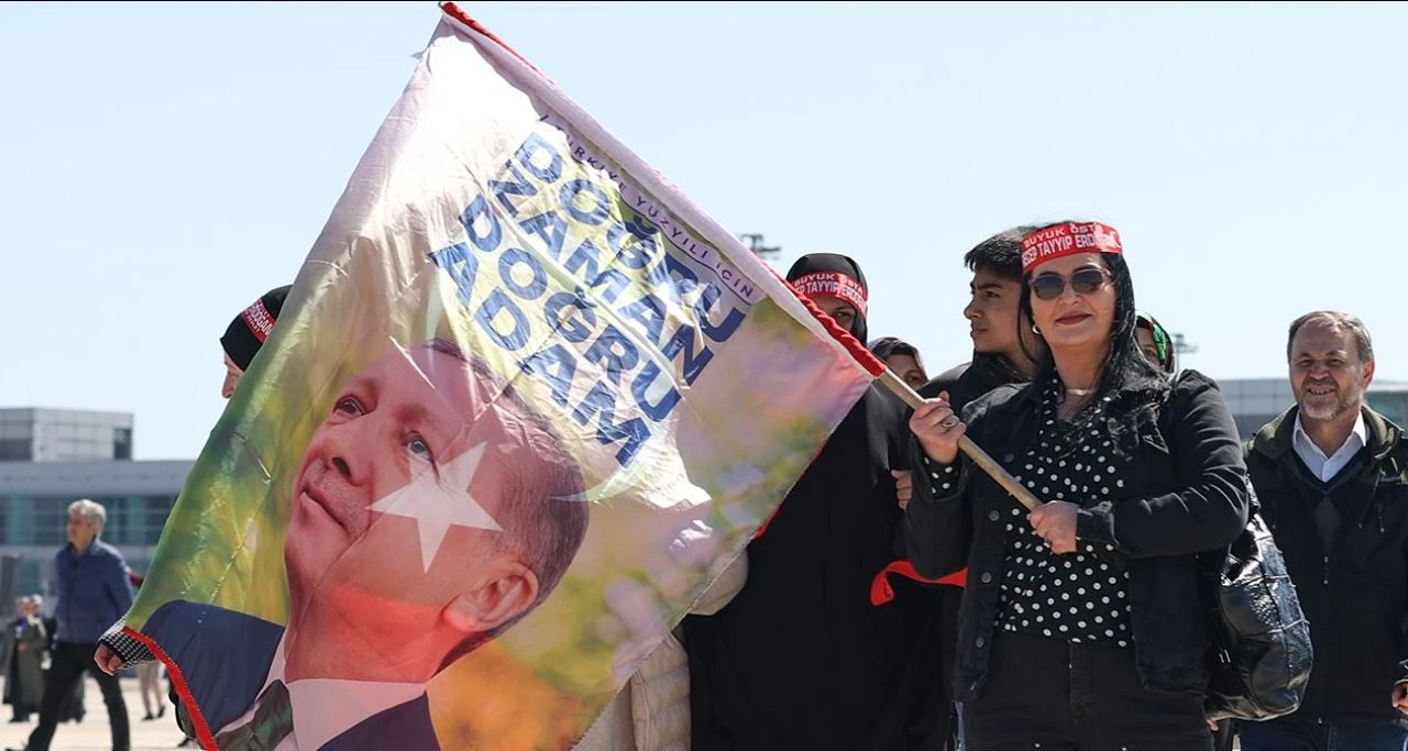 Binlerce kişi AK Parti Büyük İstanbul Mitingi'ne akın etti