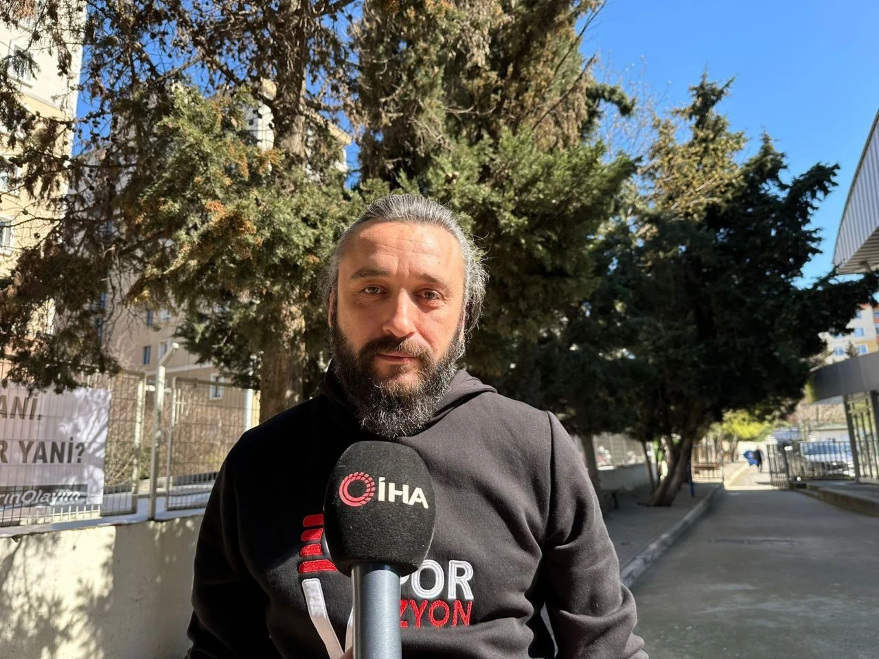 ‘Dünya fani, ölüm ani. Bir oy versen, ne olur yani?’ sloganıyla oy istemişti! Adaylıktan çekiliyor