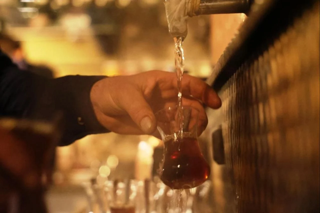 İftar ile sahur arası vazgeçilmez lezzet: Közde çay