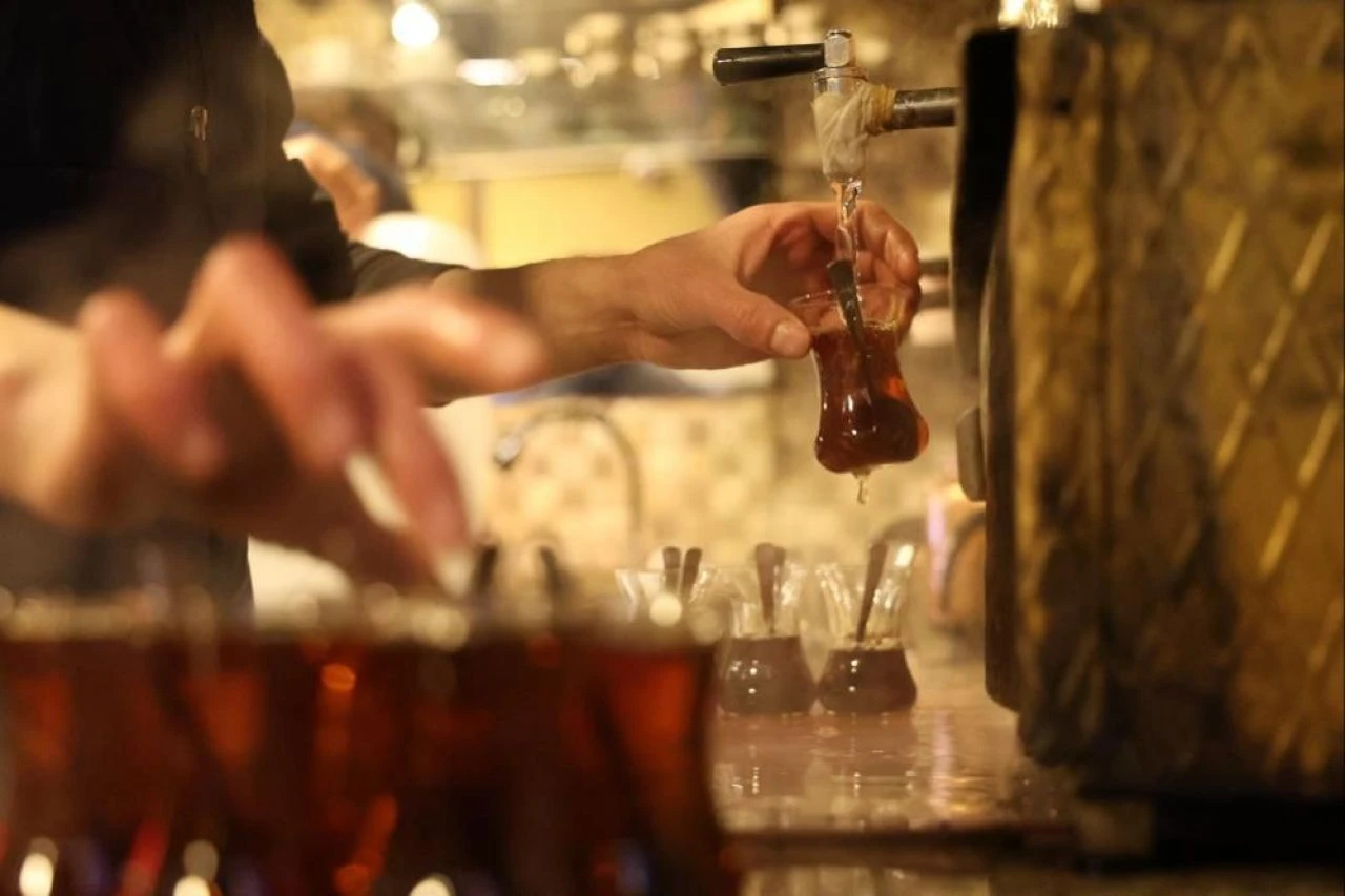 İftar ile sahur arası vazgeçilmez lezzet: Közde çay