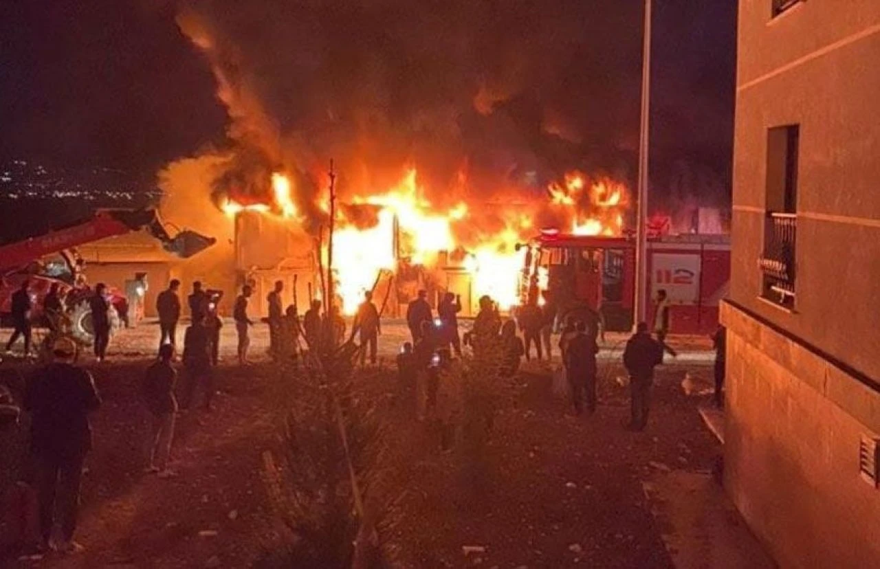 Kahramanmaraş'ta işçi konteyneri alevlere teslim oldu!