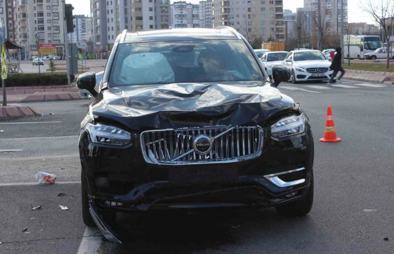 Kayserispor Başkanı Ali Çamlı kaza yaptı