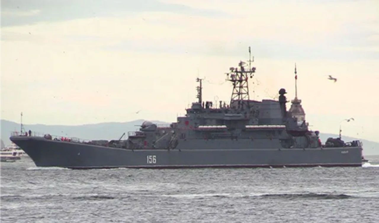 Misilleme üstüne misilleme! Ukrayna iki çıkarma gemisini havaya uçurdu