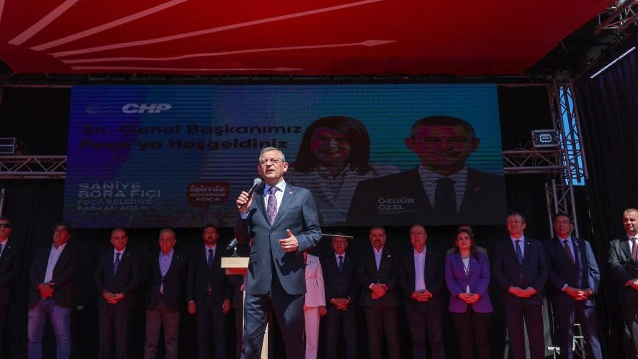 Özgür Özel'i şaşkına çeviren slogan! Hemen düzeltti: Evladım o mesajı mı verdik?