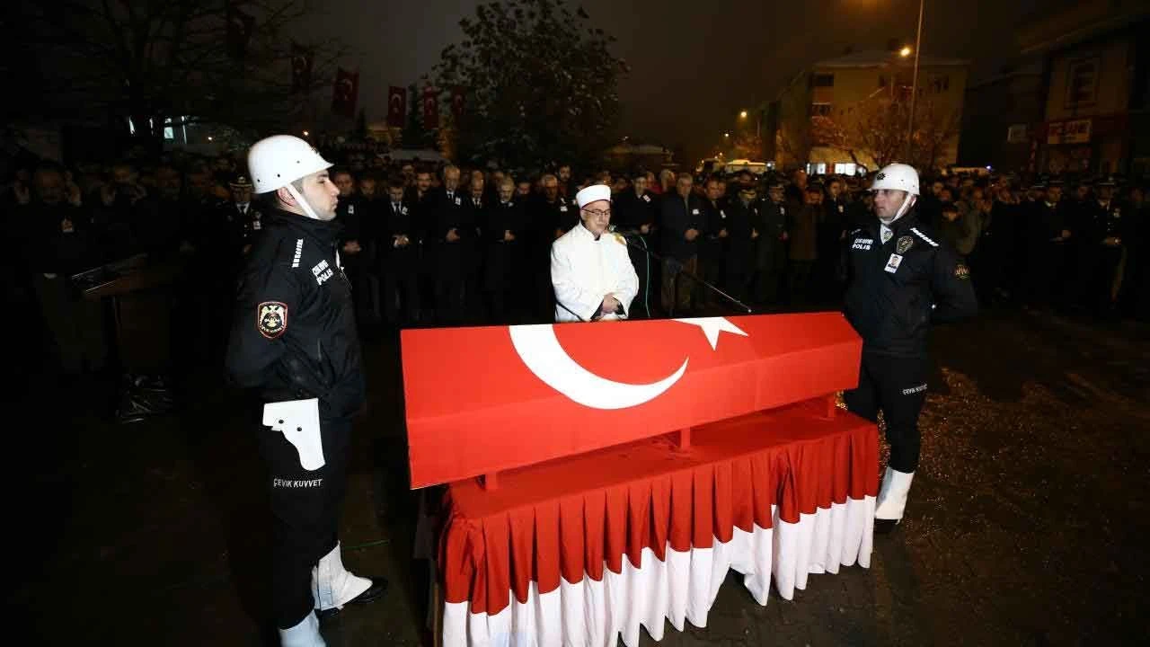 Şehit polis memuru Bingöl'de son yolculuğuna uğurlandı