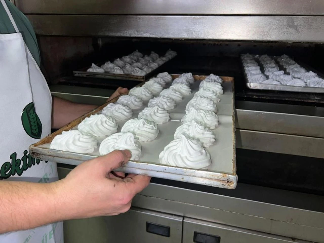 Yumurta akı ile şekerin muhteşem birleşimi: Kaymaklı