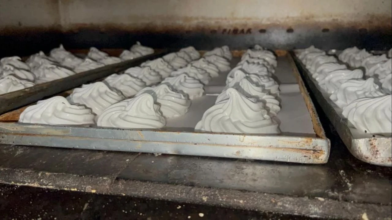 Yumurta akı ile şekerin muhteşem birleşimi: Kaymaklı