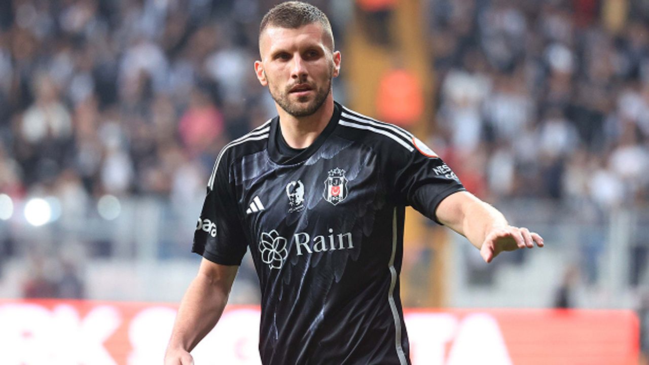 Beşiktaş&#039;a Ante Rebic piyangosu! Talip çıktı