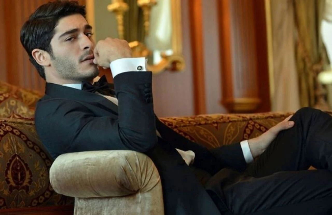 Burak Deniz ile Kardeşlerim'in oyuncusu partner oldu! Aralarındaki 15 yaş fark tepki çekti - 2. Resim