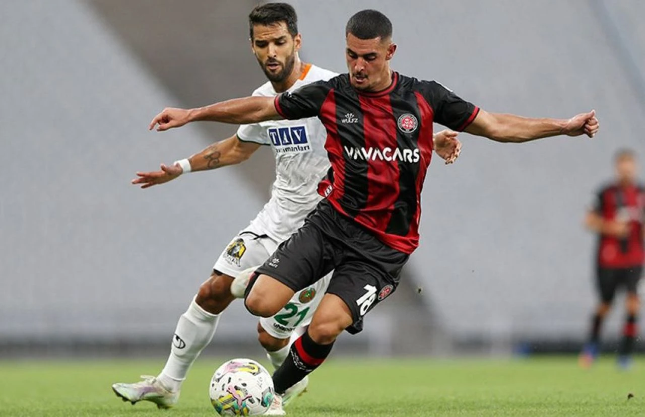 Fenerbahçe, Galatasaray'ın gözdesini takasla transfer ediyor!