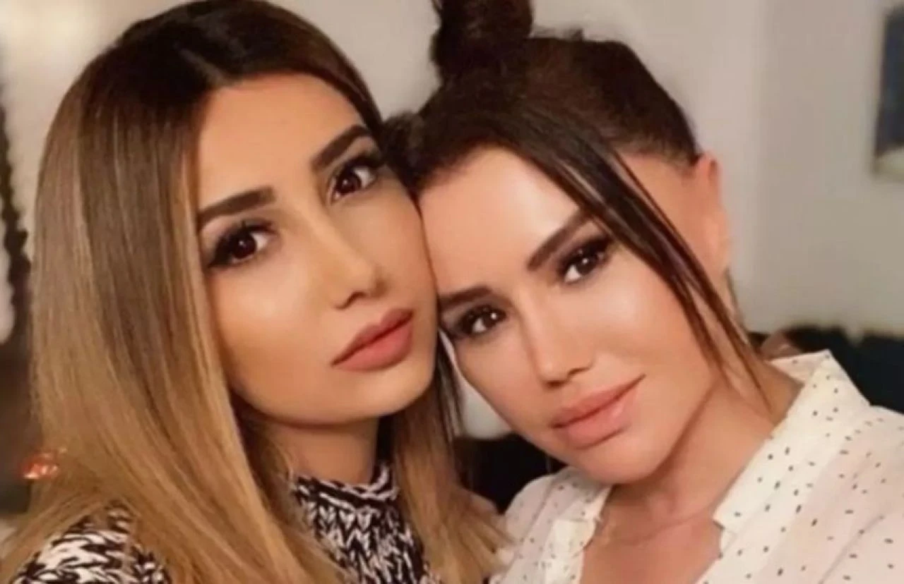 Havalimanında duygusal anlar! Şarkıcı Ceylan gözyaşlarına boğuldu - 2. Resim