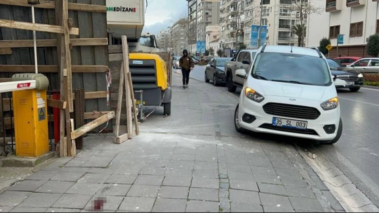 İzmir'de yaşlı adam kanlar içinde kaldı! Binadan üzerine bir anda düştü - 2. Resim