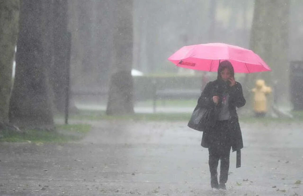 Şemsiyesiz çıkmayın! Fırtına ve şiddetli yağış... İstanbul, Ankara, İzmir ve il il 25 Mart hava durumu