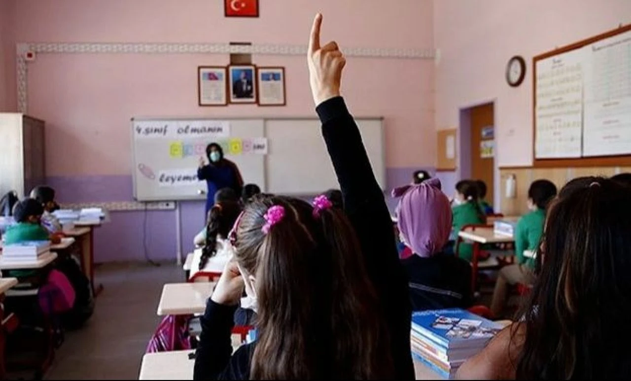 Bitlis Tatvan'da bugün okullar tatil mi? 26 Mart - 1. Resim