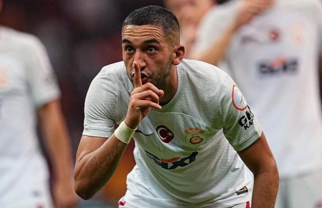 Hakim Ziyech krizi patlak verdi! Hocasından sert açıklama geldi