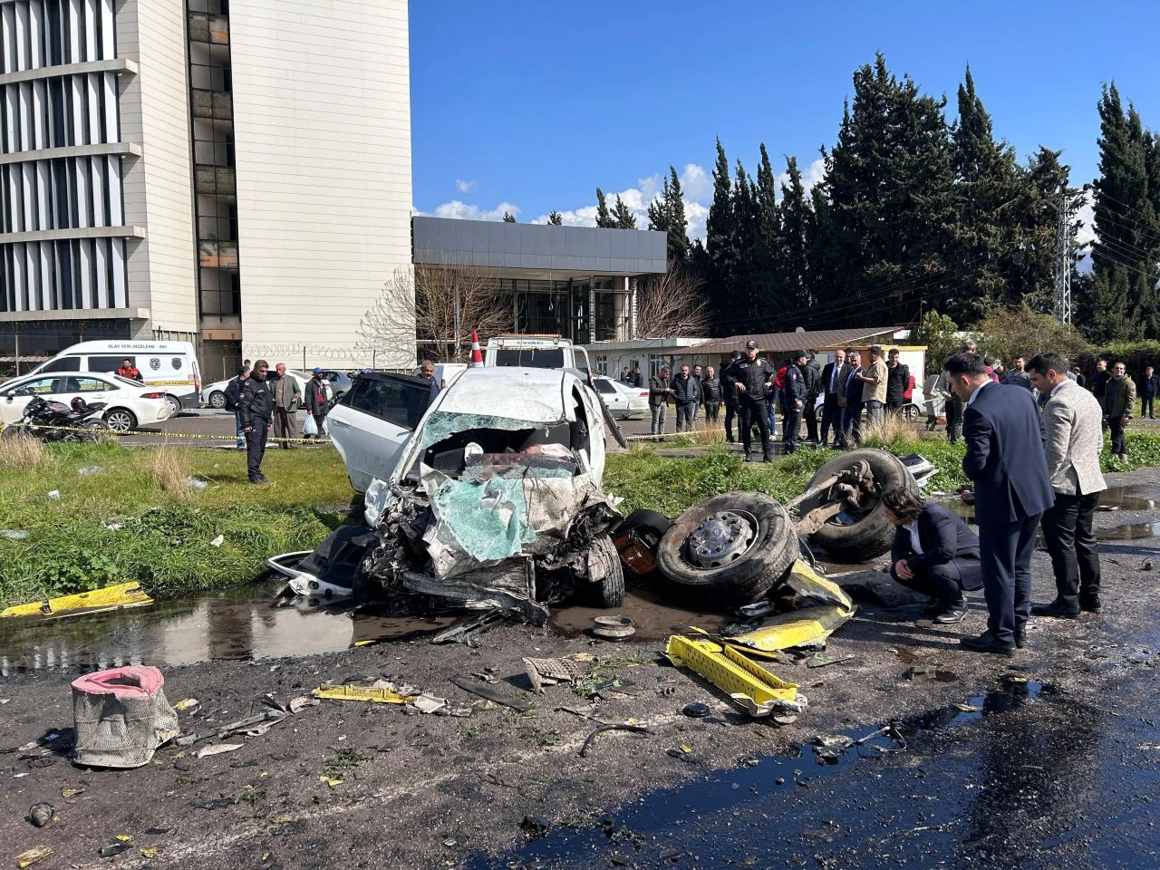 Hatay'da 6 kişilik aileyi yok eden dehşet tır kazasının görüntüleri ortaya çıktı - 2. Resim