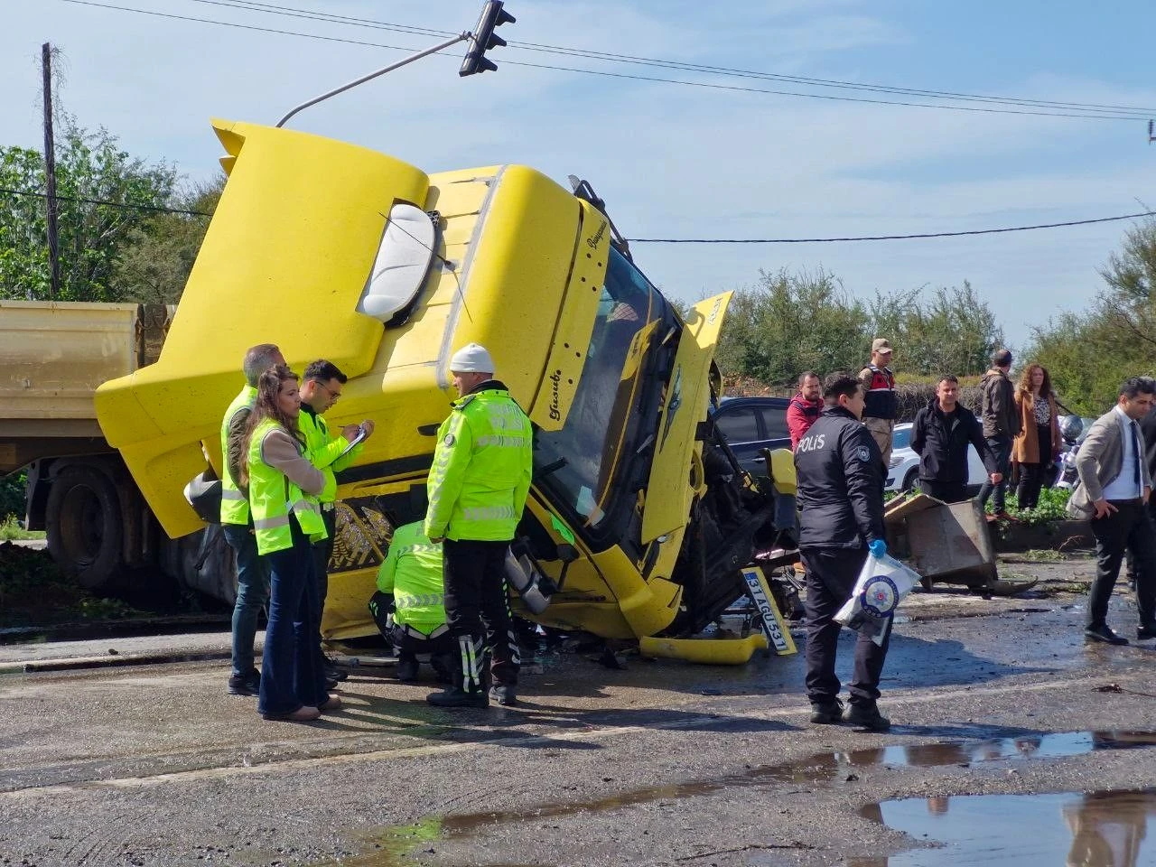 Hatay'da korkunç kaza: Çok sayıda ölü ve yaralı var - 1. Resim