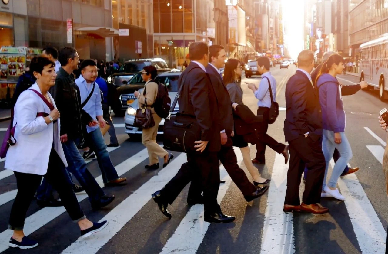 İşten çıkarmalar dalga dalga yayılıyor! 11 dev şirket kemer sıkıyor, binlerce çalışan işsiz kalacak - 4. Resim