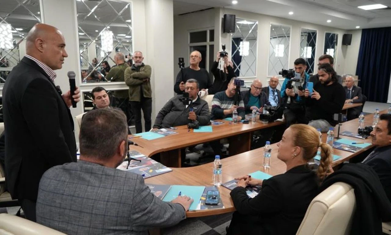 İYİ Partili isimden Özgür Özel'e çok sert sözler: Kalpazan - 1. Resim