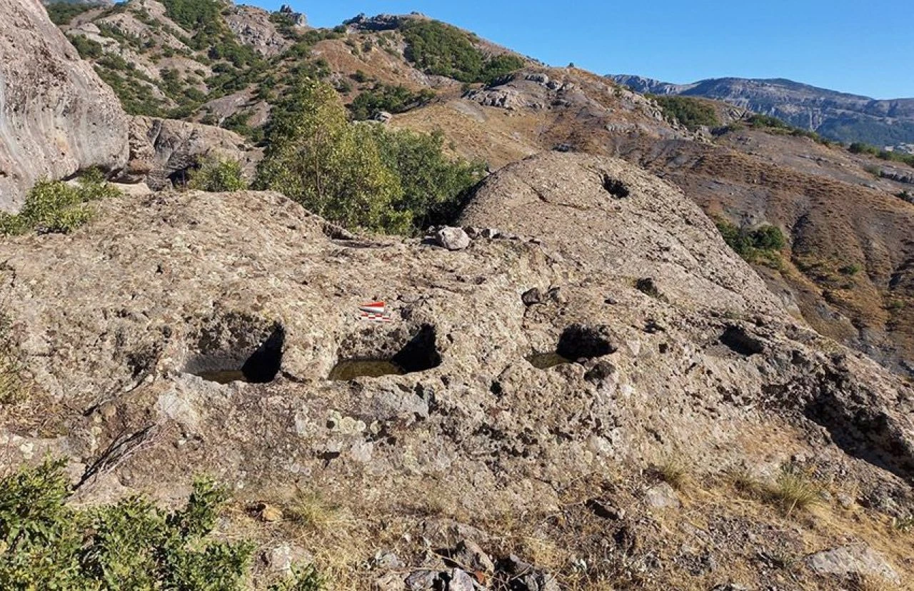 Tunceli’de, iki kale ve açık hava tapınak keşfedildi