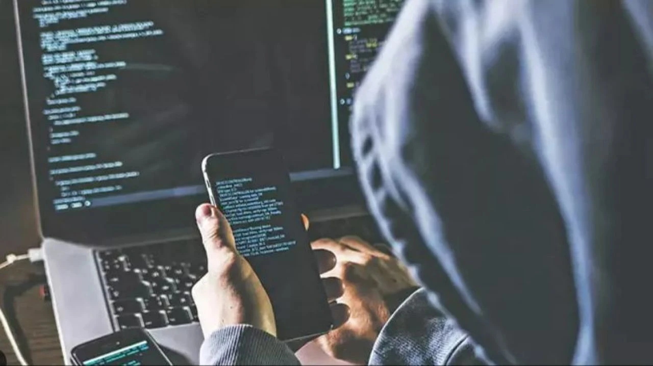 Bu kadarı pes dedirtti! Telefonlardaki büyük tehlike! Verileriniz çalınmış olabilir