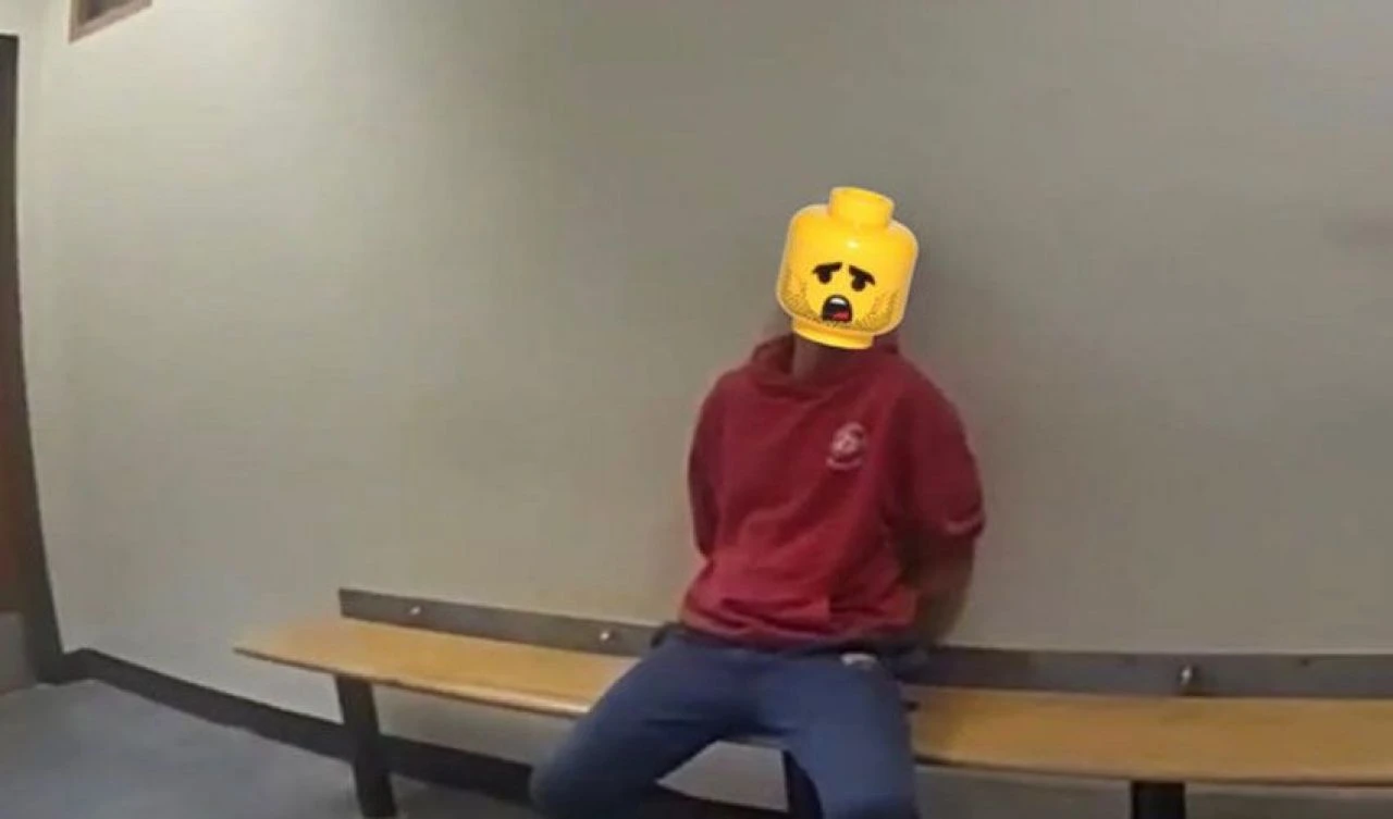 Dünya devi firmadan ABD polisine isyan: Kafalarına koymayı bırakın