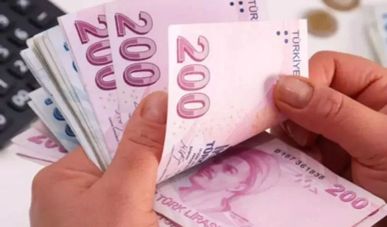 Emekliler bankalara koştu! Rekor başvuru yapıldı! Ödemeler yarın başlıyor - 1. Resim