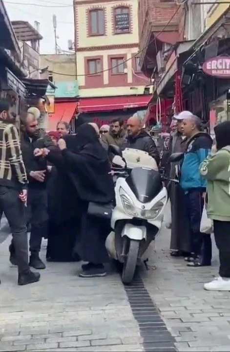 Fatih'te çarşaflı kadına saldırıp darp eden şahıs tutuklandı