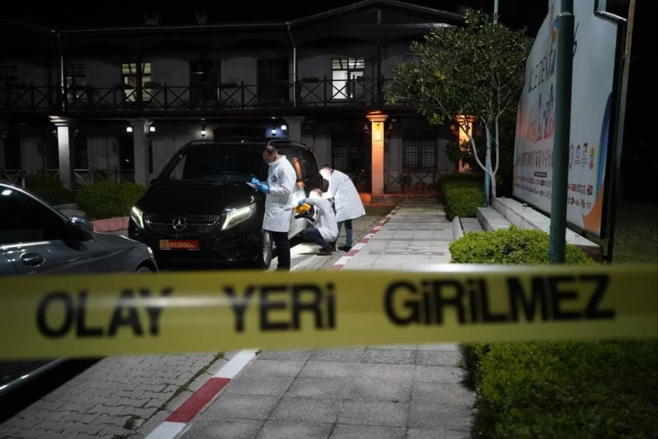 Memleket Partisi Mersin Tarsus adayının aracına pompalı tüfekle saldırı - 4. Resim