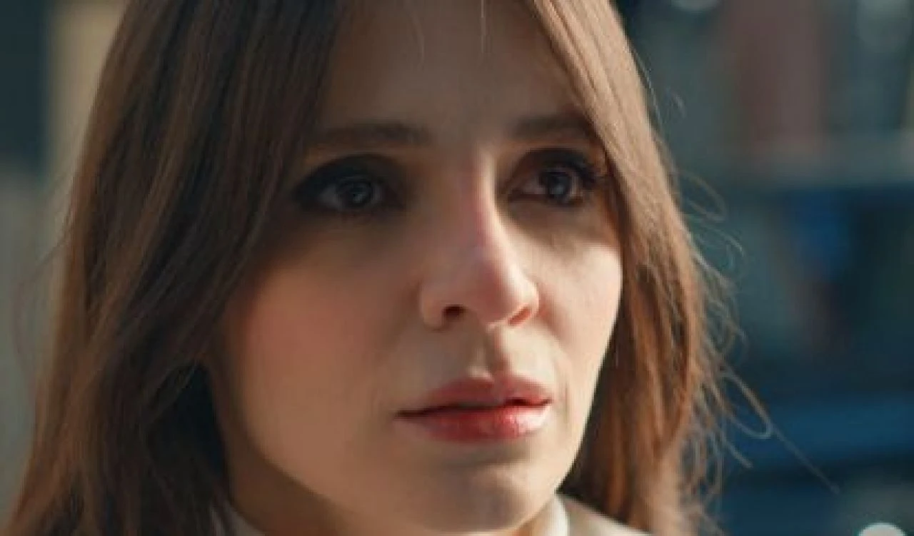 Sandık Kokusu Irmak kim? Meriç Aral yer aldığı projeler ve biyografisi - 1. Resim