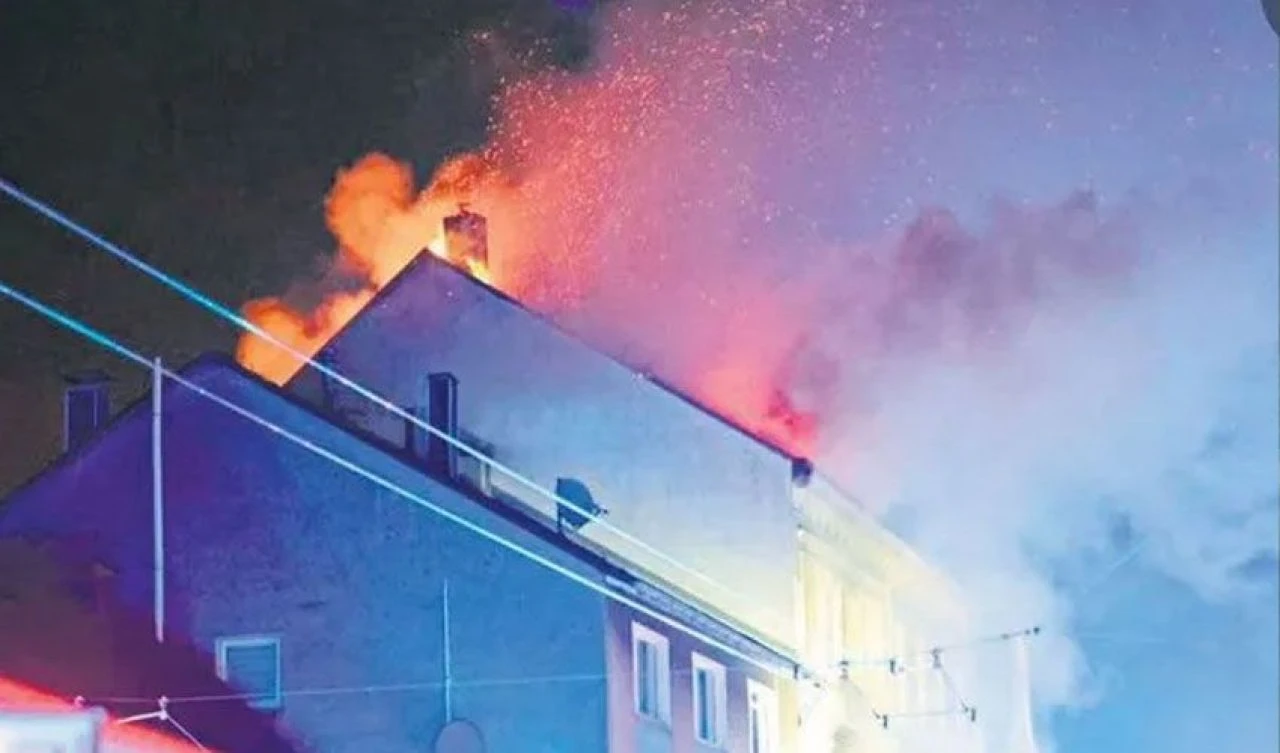 Solingen'de 31 yıl sonra 2. facia! Bina yandı 4 Türk hayatını kaybetti - 1. Resim