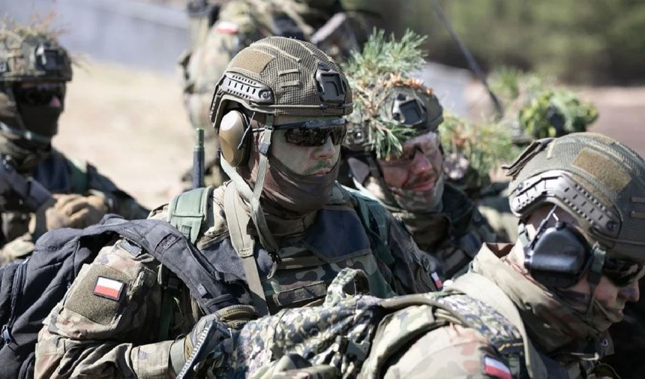Ülkedeki tatbikatlarda çok sayıda asker öldü: Tüm askeri tatbikatlar askıya alındı - 1. Resim