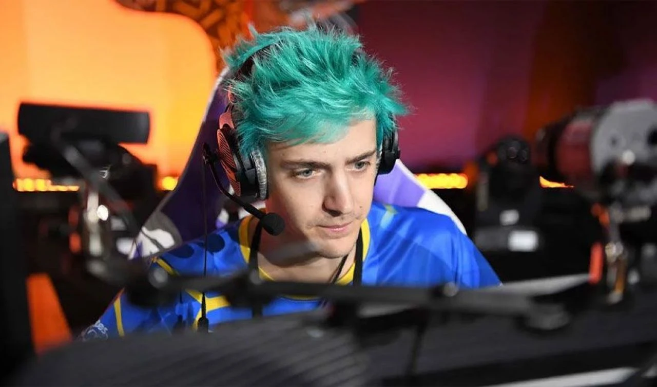 Ünlü YouTuber'dan hayranlarını şoke eden açıklama: Melanom - 1. Resim