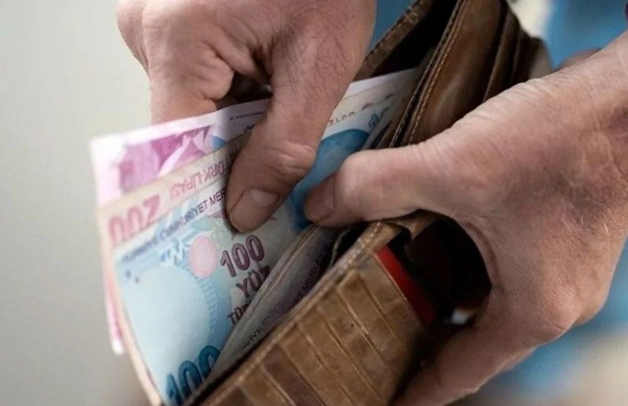 Cumhurbaşkanı Erdoğan'dan emekli maaşı ve asgari ücret mesajı