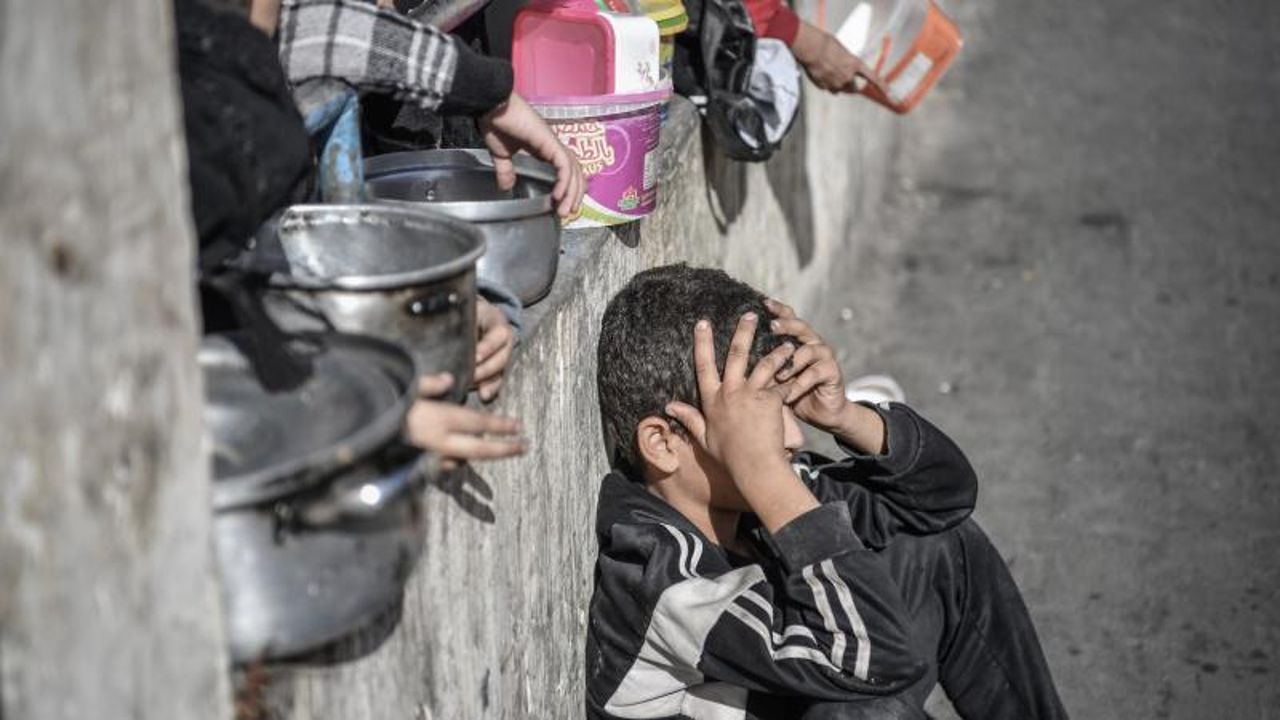 Gazze&#039;de bir çocuk daha &#039;açlıktan&#039; öldü